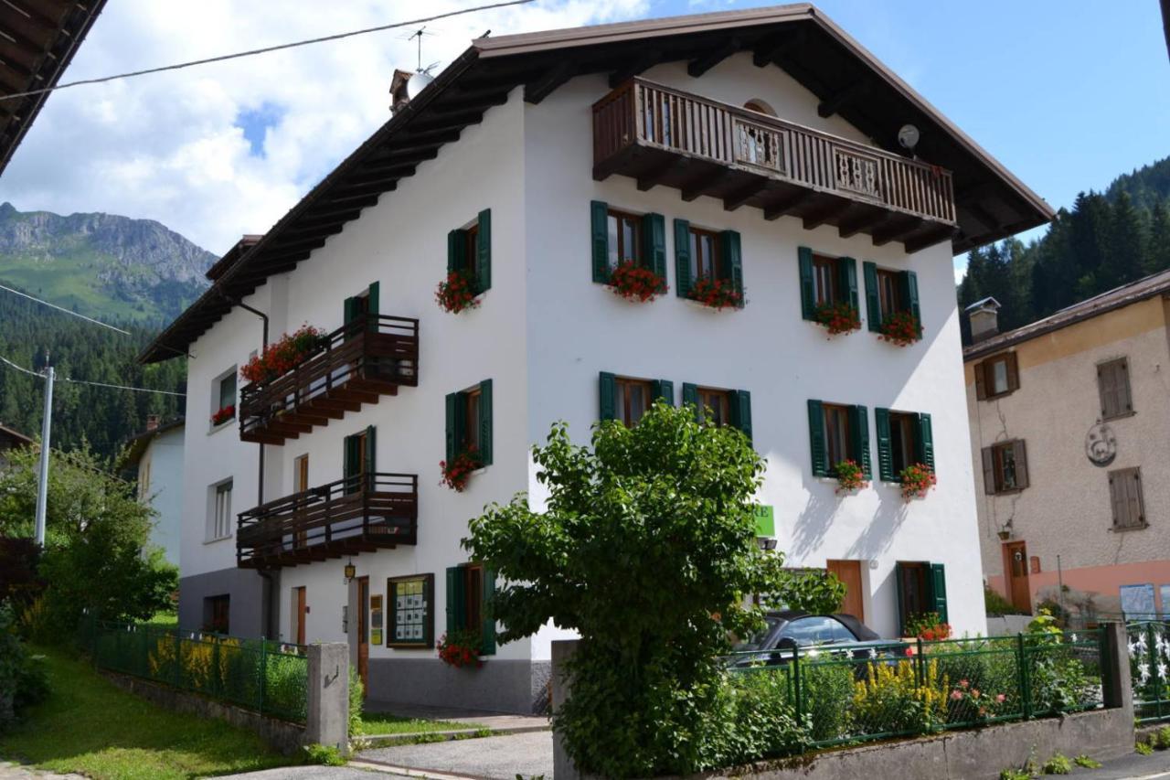 Suite Dolomiti Appartamento Falcade Eksteriør bilde
